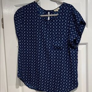Lily White Navy Blue Short Sleeve Printed Blouse
